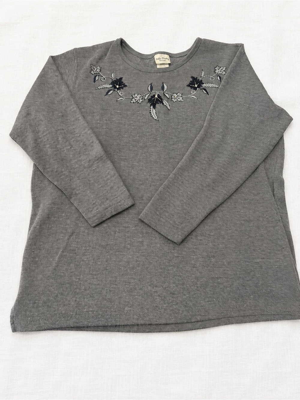 Bobbie Brooks Women’s 14W/16W Gray Ribbed Floral Embroidered